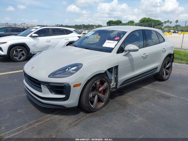 Porsche Macan 2022 WP1AG2A55NLB22234 Image 18