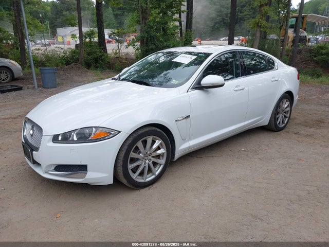 2013 JAGUAR XF SAJWA0ES4DPU08386 Photo 1