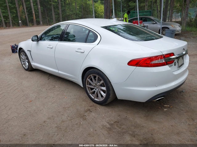 2013 JAGUAR XF SAJWA0ES4DPU08386 Photo 2