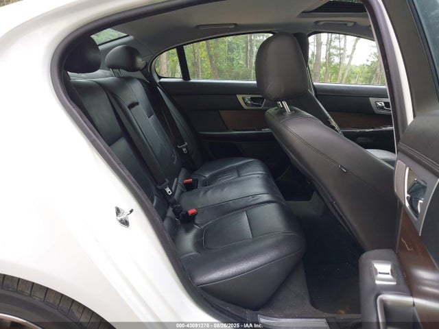 2013 JAGUAR XF SAJWA0ES4DPU08386 Photo 7