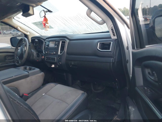 1N6AA1EK5JN502179 Nissan Titan