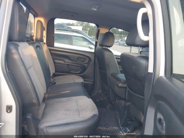 1N6AA1EK5JN502179 Nissan Titan