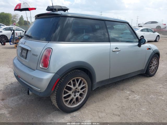 2006 MINI COOPER WMWRC33546TJ75234 Photo 3