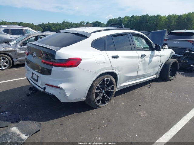 2021 BMW X4 M 5YMUJ0C0XM9H58840 Photo 3