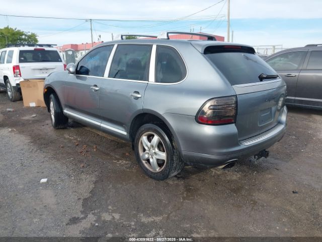 2005 PORSCHE CAYENNE WP1AA29P95LA20412 Photo 2