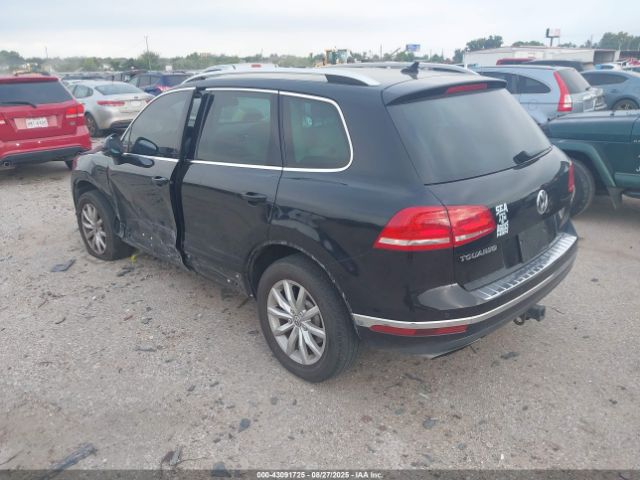 2016 VOLKSWAGEN TOUAREG WVGEF9BP9GD005277 Photo 2
