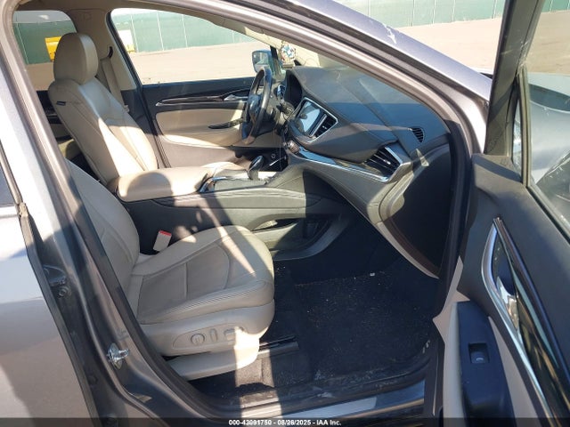 43091750 :رقم المزاد ، 5GAERBKW6JJ257301 vin ، 2018 Buick Enclave Essence مزاد بيع