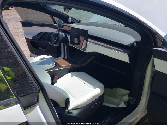 2023 TESLA MODEL X 7SAXCAE5XPF380625 Photo 4