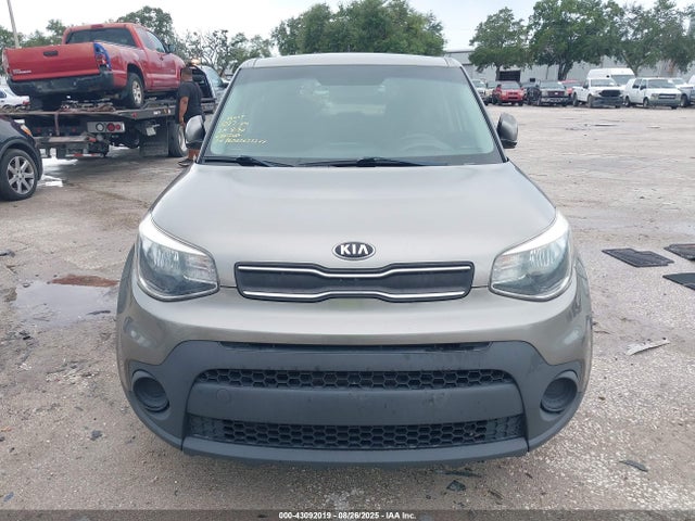 KIA g 2018 KNDJN2A28J7619620 Image 13