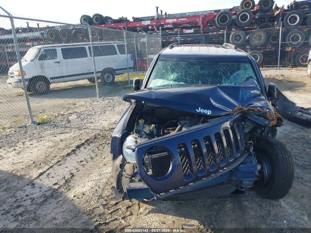 1C4NJPBA3GD677886 Jeep 2016