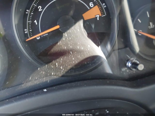 1C4NJPBA3GD677886 Jeep 2016