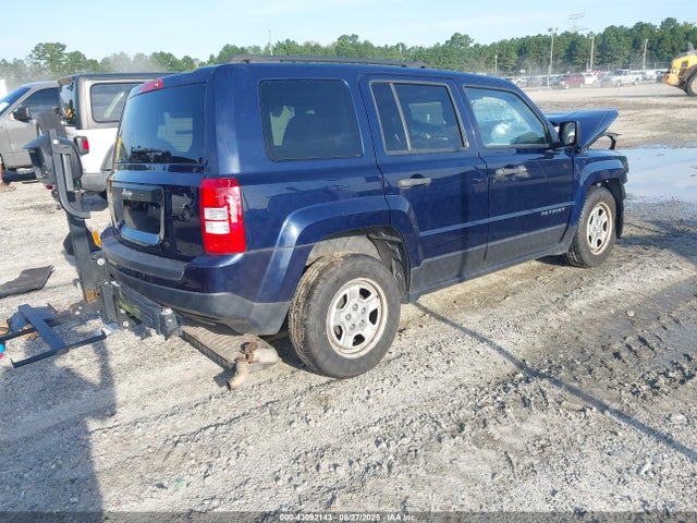 1C4NJPBA3GD677886 Jeep 2016