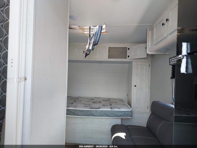 Продажа на аукционе авто 2024 Forest River Shasta Oasis, vin: 5ZT2SSEB3RE022243, номер лота: 43092187