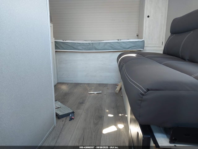 Продажа на аукционе авто 2024 Forest River Shasta Oasis, vin: 5ZT2SSEB3RE022243, номер лота: 43092187