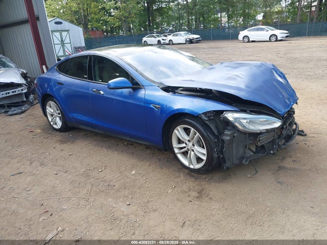 2015 TESLA MODEL S 5YJSA1H29FF083519 Photo 0