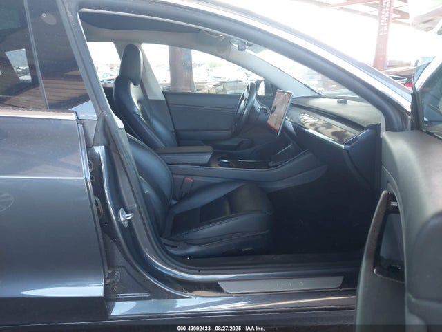 2019 TESLA MODEL 3 5YJ3E1EA8KF317194 Photo 4