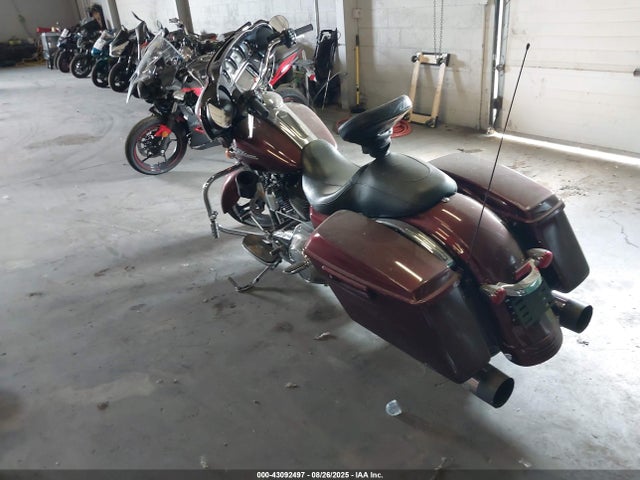 2014 HARLEY-DAVIDSON FLHXS 1HD1KRM11EB692740 Photo 2