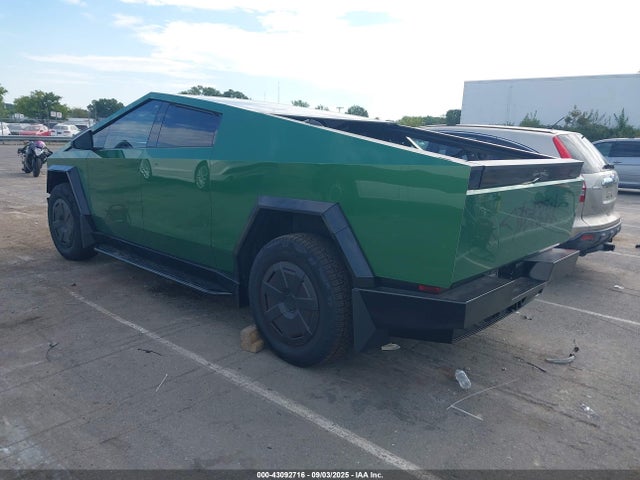 2025 TESLA CYBERTRUCK 7G2CEHEDXSA069320 Photo 2