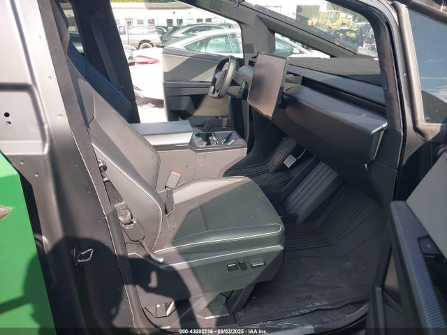 2025 TESLA CYBERTRUCK 7G2CEHEDXSA069320 Photo 4