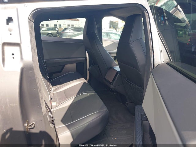 2025 TESLA CYBERTRUCK 7G2CEHEDXSA069320 Photo 7