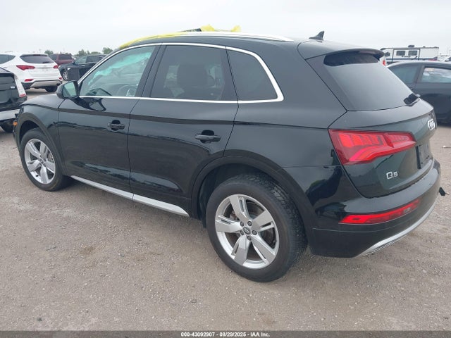 2019 AUDI Q5 WA1BNAFY6K2090706 Photo 2
