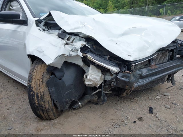 3VWD17AJ5FM332307 Volkswagen 1.8t