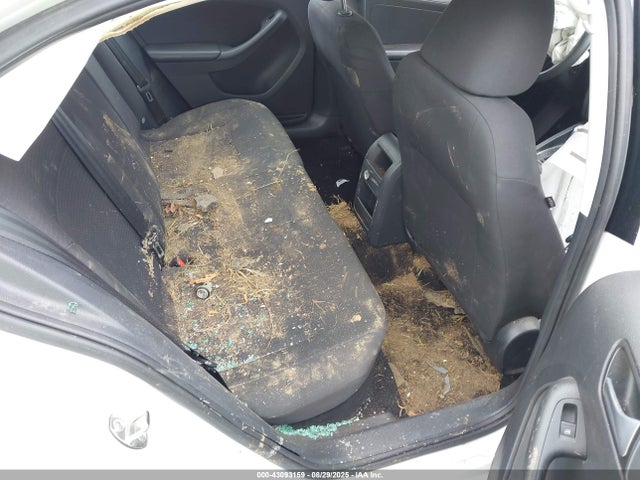 3VWD17AJ5FM332307 Volkswagen 1.8t