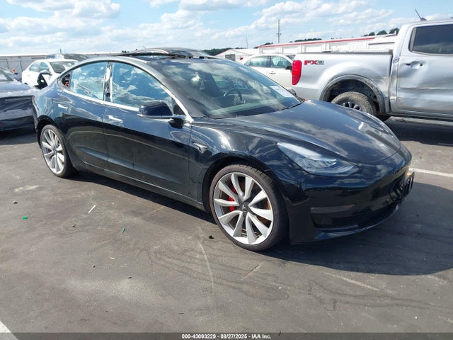 2018 TESLA MODEL 3 5YJ3E1EB0JF184387 Photo 0