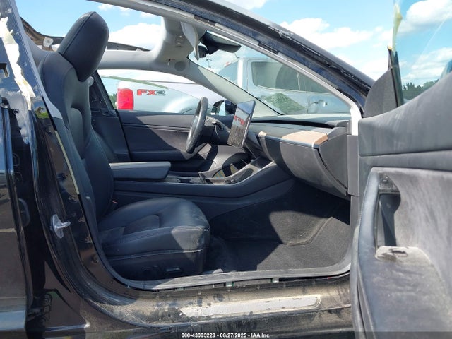 2018 TESLA MODEL 3 5YJ3E1EB0JF184387 Photo 4