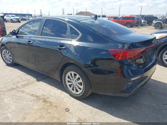 2021 Kia Forte Fe მანქანა იყიდება აუქციონზე, vin: 3KPF24AD2ME369176, აუქციონის ნომერი: 43093256