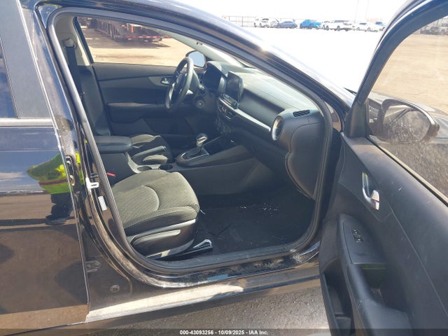 2021 Kia Forte Fe მანქანა იყიდება აუქციონზე, vin: 3KPF24AD2ME369176, აუქციონის ნომერი: 43093256