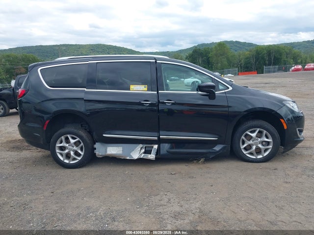 Aukcja sprzedaży 2018 Chrysler Pacifica Touring L, vin: 2C4RC1BG8JR314923, numer aukcji: 43093380