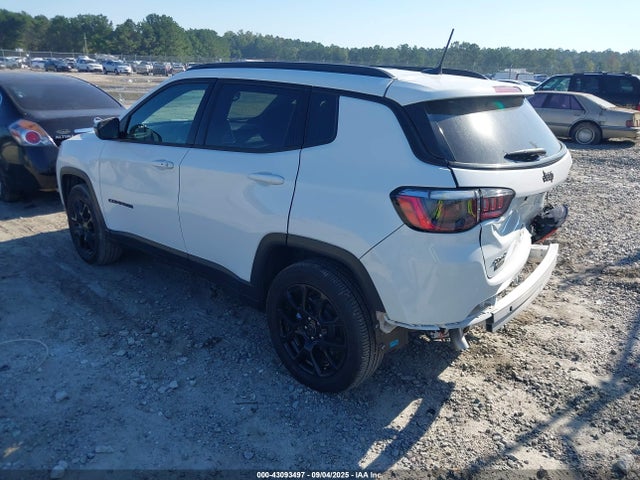 Jeep Compass Latitude 4x4 2025 3C4NJDBN2ST553547 Image 3
