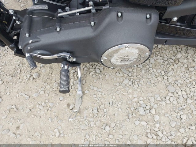 1HD1GXM31GC302871 Harley-Davidson Dyna Street Bob