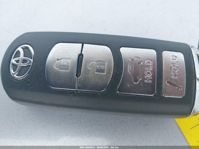 3MYDLBYV6HY151898 Toyota p5v