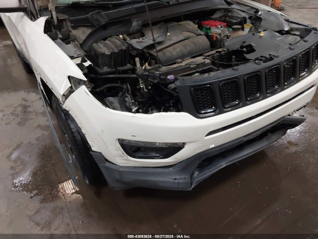 Jeep Compass 2019 3C4NJDBB2KT616748 Image 18
