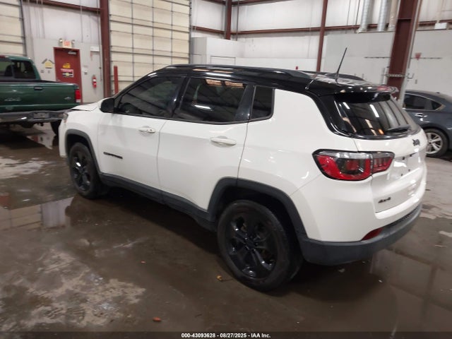 Jeep Compass 2019 3C4NJDBB2KT616748 Image 3