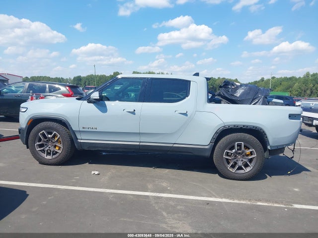 Rivian 2022 2022 7FCTGAAA6NN015709 Image 15