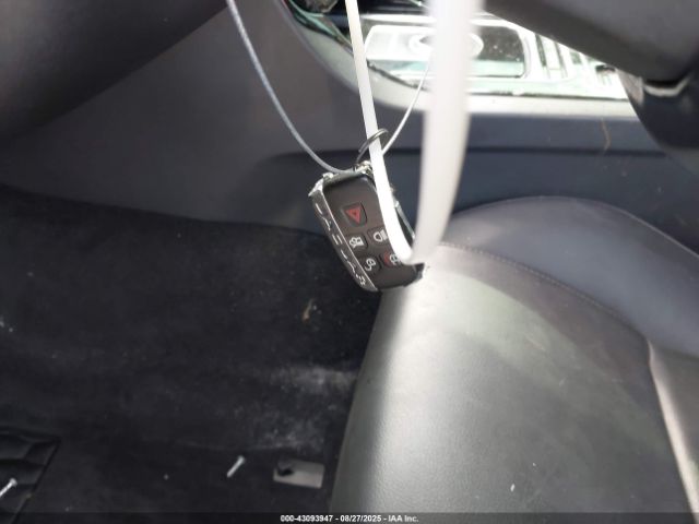 2017 JAGUAR XE SAJAD4BG9HA975114 Photo 10