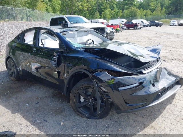 2026 TESLA MODEL Y 7SAYGDEE8TF371779 Photo 0