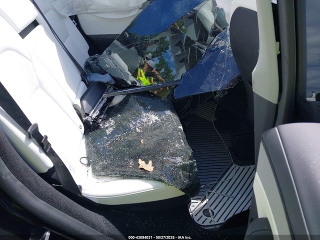 2026 TESLA MODEL Y 7SAYGDEE8TF371779 Photo 7