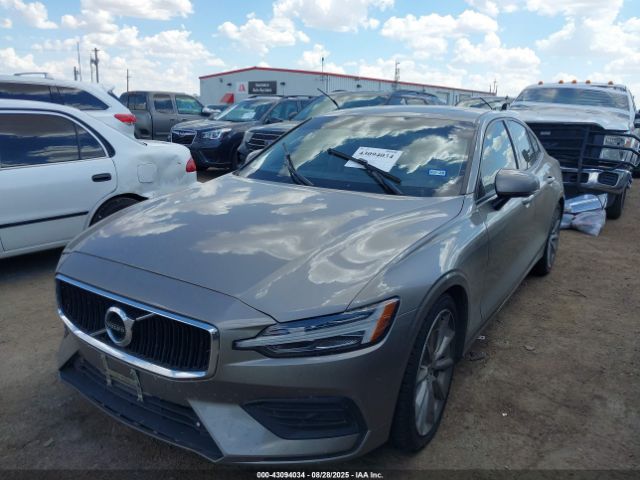 2019 VOLVO S60 7JRA22TK6KG002452 Photo 1