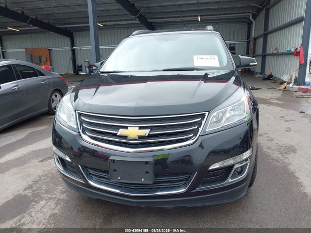 43094159 :رقم المزاد ، 1GNKVHKD8FJ267972 vin ، 2015 Chevrolet Traverse 2lt مزاد بيع
