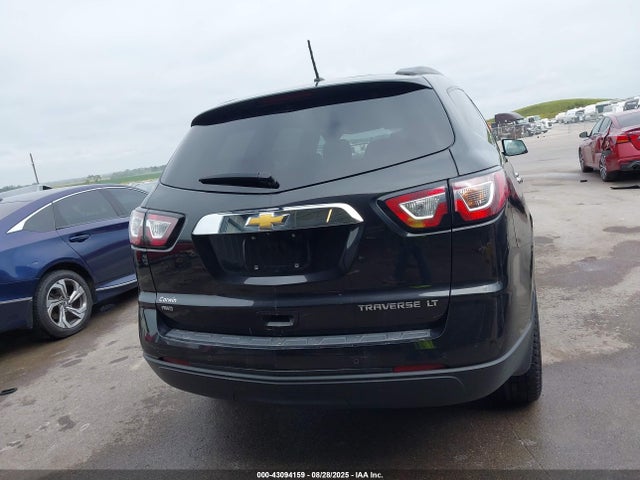 43094159 :رقم المزاد ، 1GNKVHKD8FJ267972 vin ، 2015 Chevrolet Traverse 2lt مزاد بيع