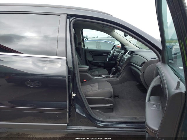 43094159 :رقم المزاد ، 1GNKVHKD8FJ267972 vin ، 2015 Chevrolet Traverse 2lt مزاد بيع