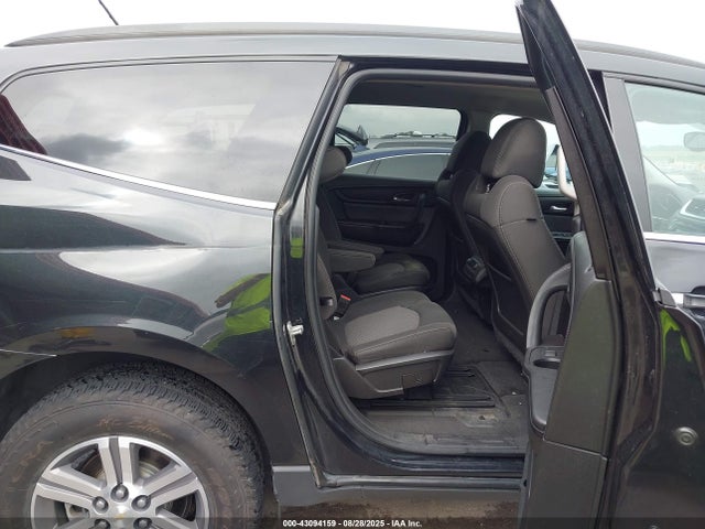 43094159 :رقم المزاد ، 1GNKVHKD8FJ267972 vin ، 2015 Chevrolet Traverse 2lt مزاد بيع