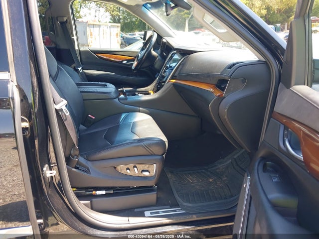 2017 CADILLAC ESCALADE ESV 1GYS4GKJ1HR191148 Photo 4