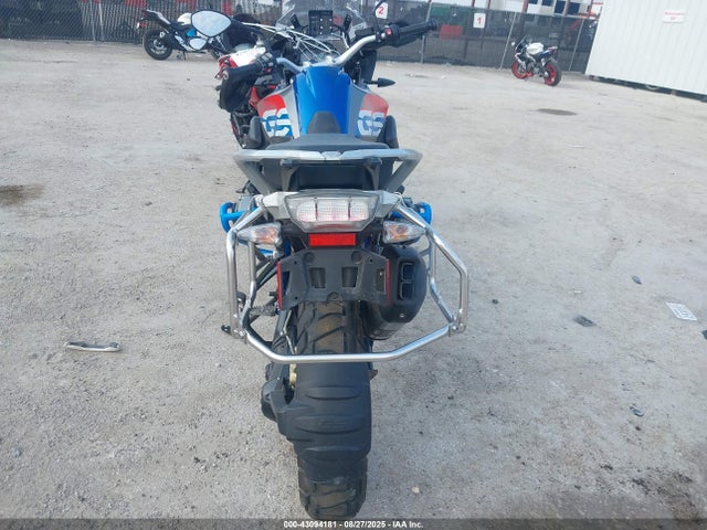 WB10A6106HZ655122 BMW 2017