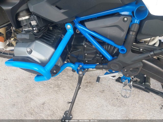 WB10A6106HZ655122 BMW 2017