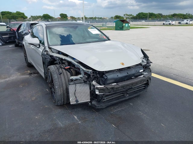 Porsche Panamera 2021 WP0AJ2A71ML116403 Image 17
